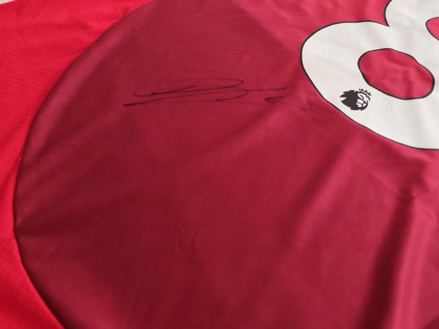 Gesigneerd Manchester United-shirt van Bruno Fernandes