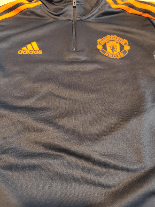 Manchester United training jack 1/4 zip 2022-2023