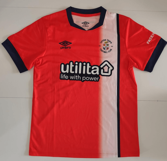 Gesigneerd Townsend sr Luton Town.