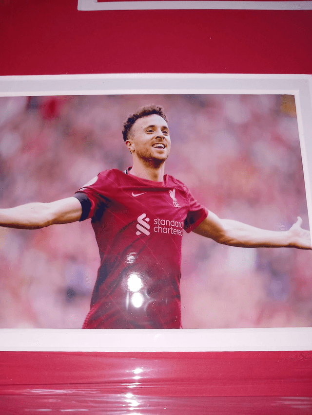 Gesigneerd shirt Diogo Jota 