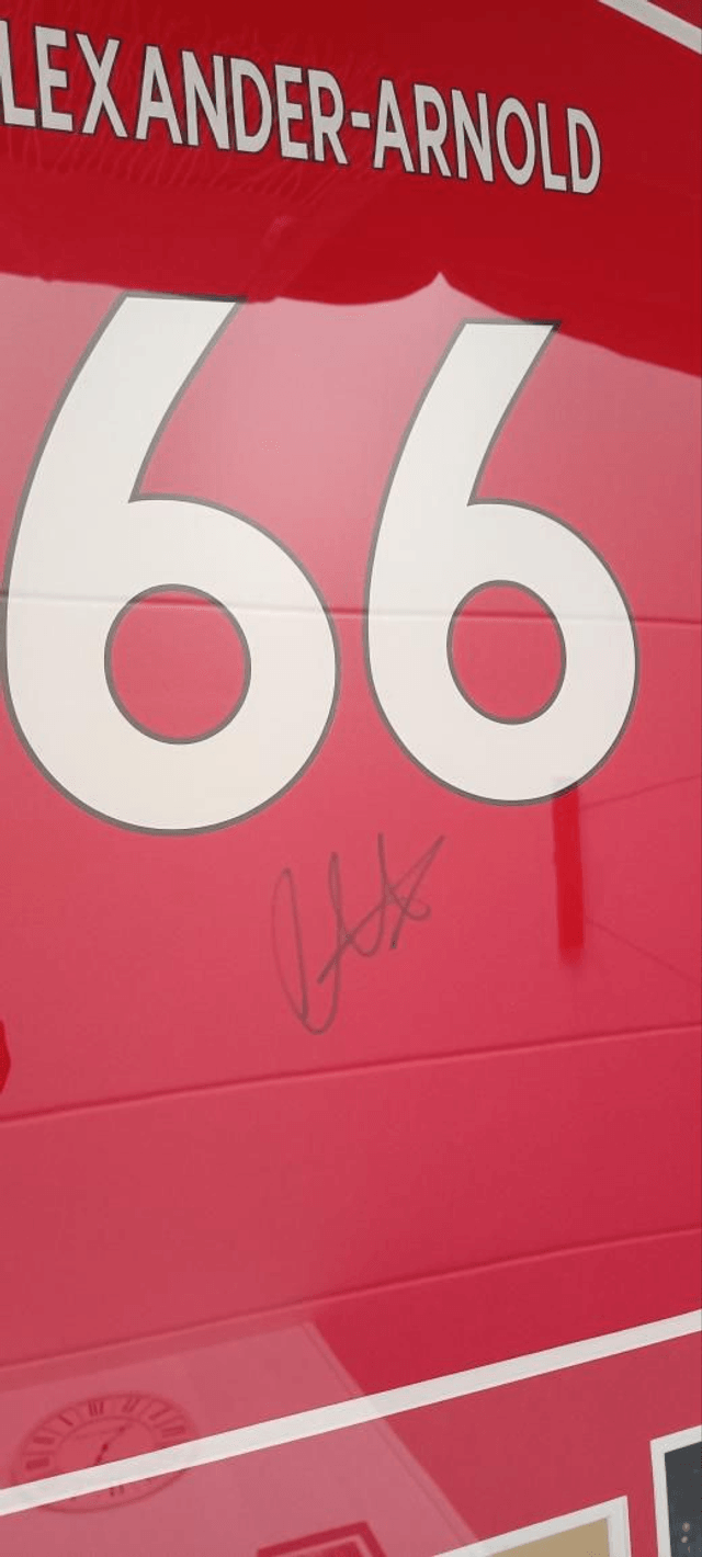 Gesigneerd Alexander Arnold gesigneerd shirt