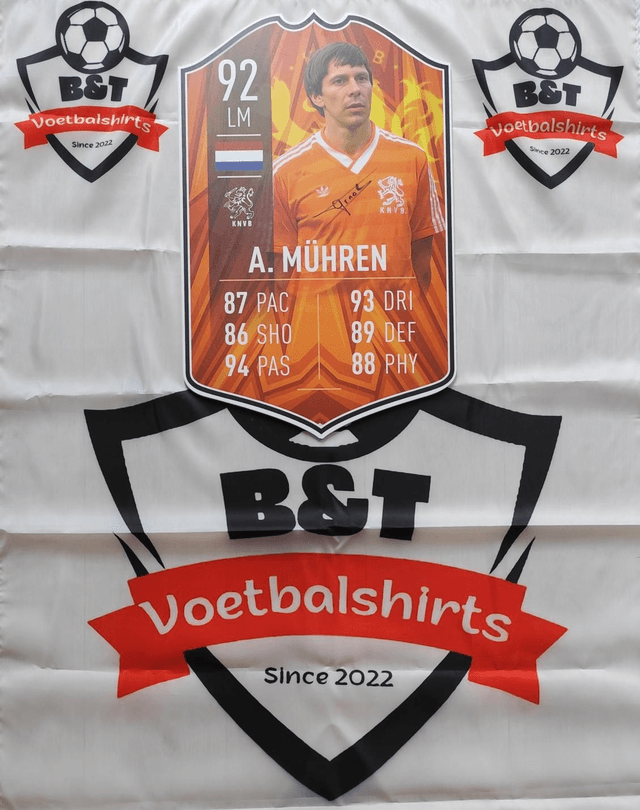 Fifa speciale kaart gesigneerd Arnold Mühren 