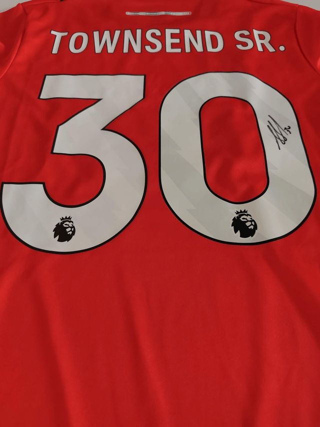 Gesigneerd Townsend sr Luton Town.