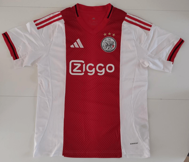 Gesigneerd Mika Godts Ajax shirt 