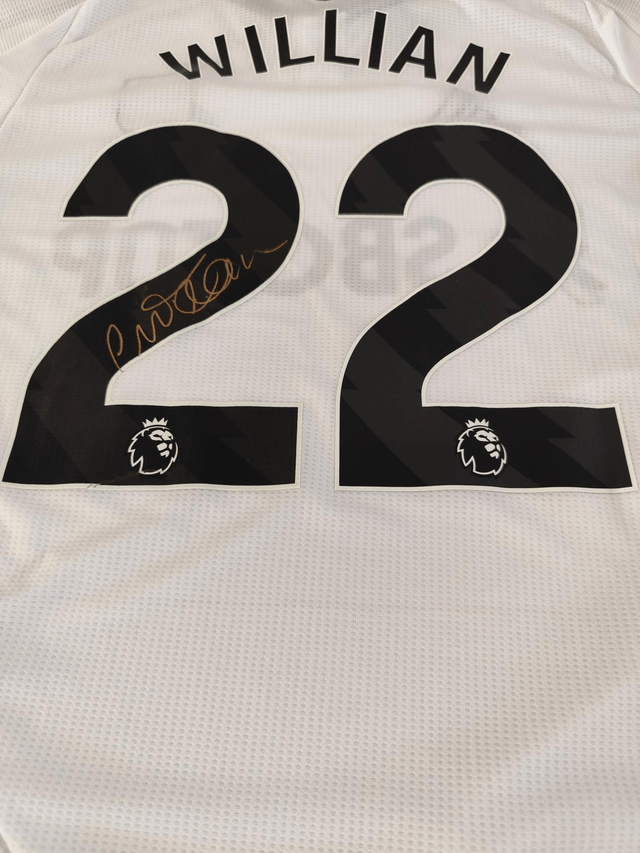 Gesigneerd Willian Fulham shirt