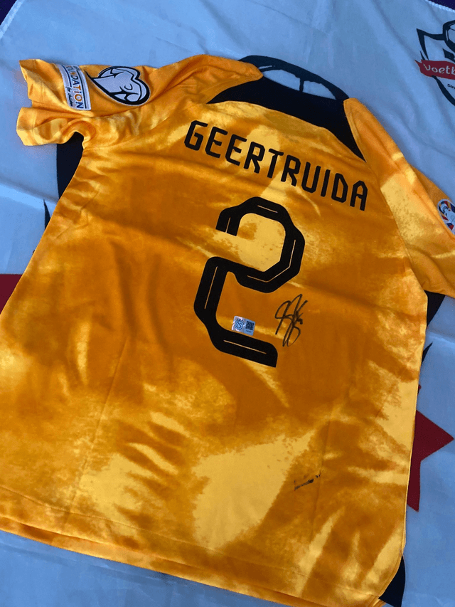 Gesigneerd Nederlands Elftal Shirt van Lutsharel Geertruida