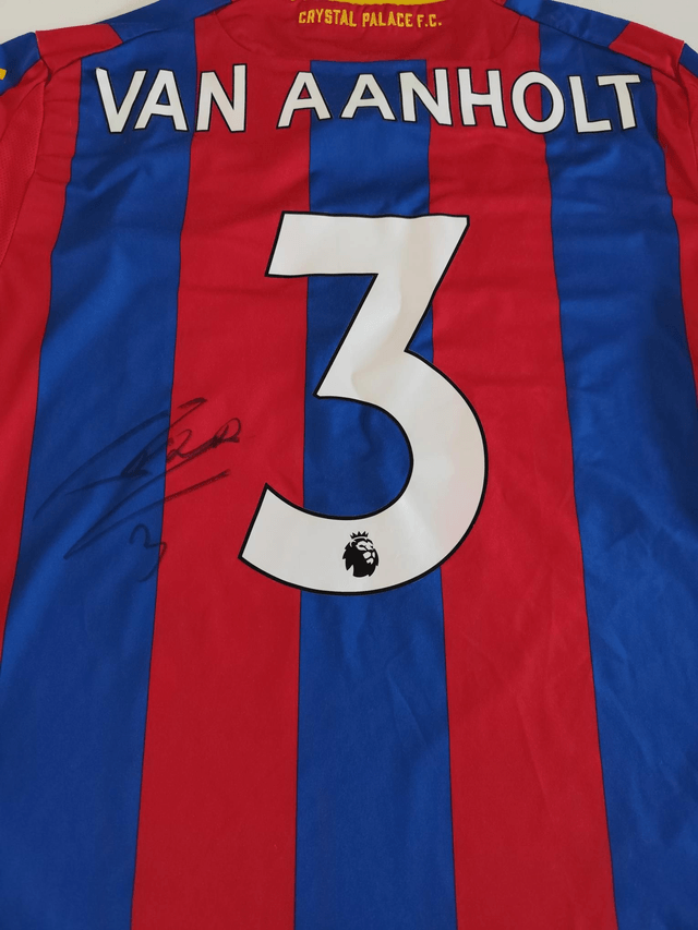 Gesigneerd shirt van Aanholt Crystel Palas