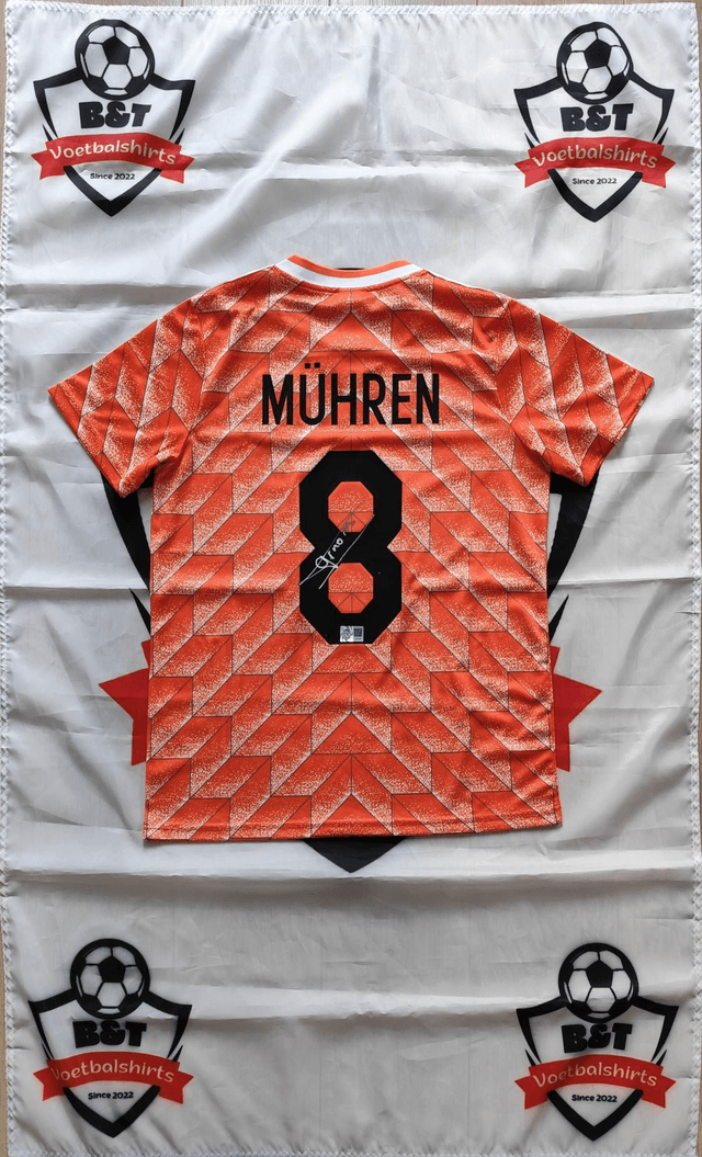 Gesigneerd Oranje Shirt van Arnold Mühren