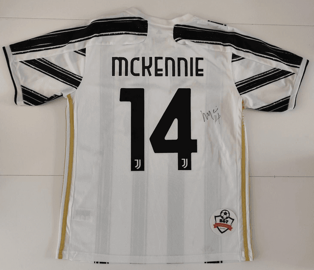 Gesigneerd McKennie Juventus shirt