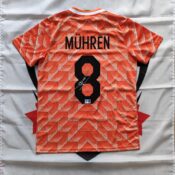 Gesigneerd Arnold Mühren Oranje shirt