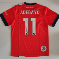 Gesigneerd Adebayo luton town shirt.