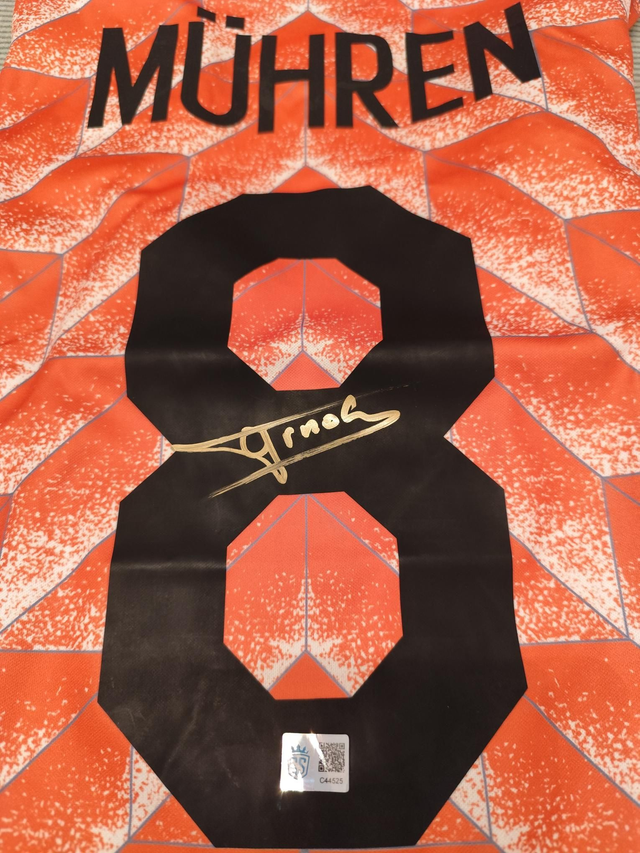 Gesigneerd Arnold Mühren Oranje shirt