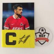 Gesigneerde aanvoerdersband van Troy Parrott