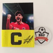 Gesigneerde aanvoerdersband van Troy Parrott