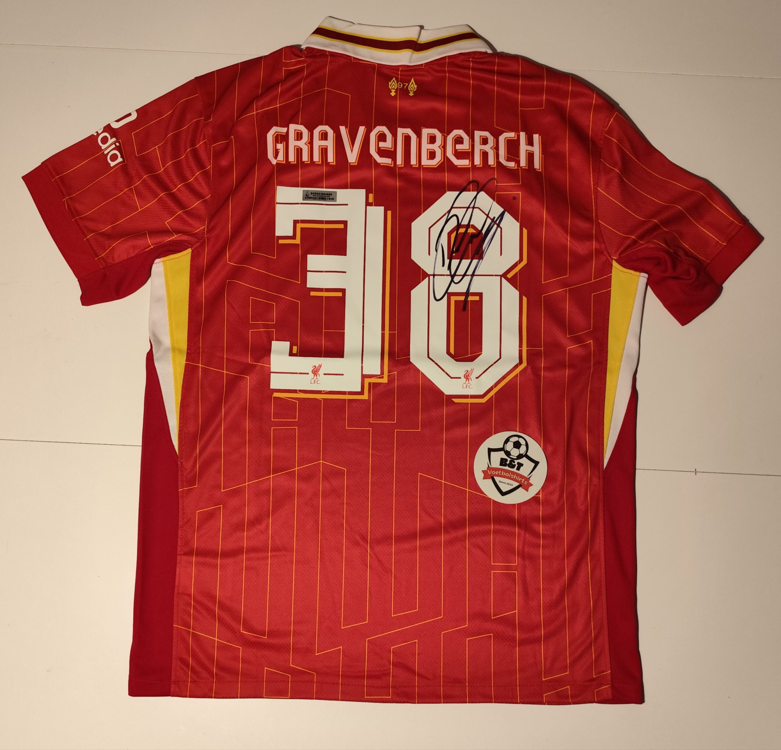 Gesigneerd Ryan Gravenberch Liverpool Shirt (2024/2025)