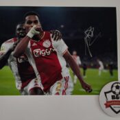 Gesigneerde foto van Jurriën Timber