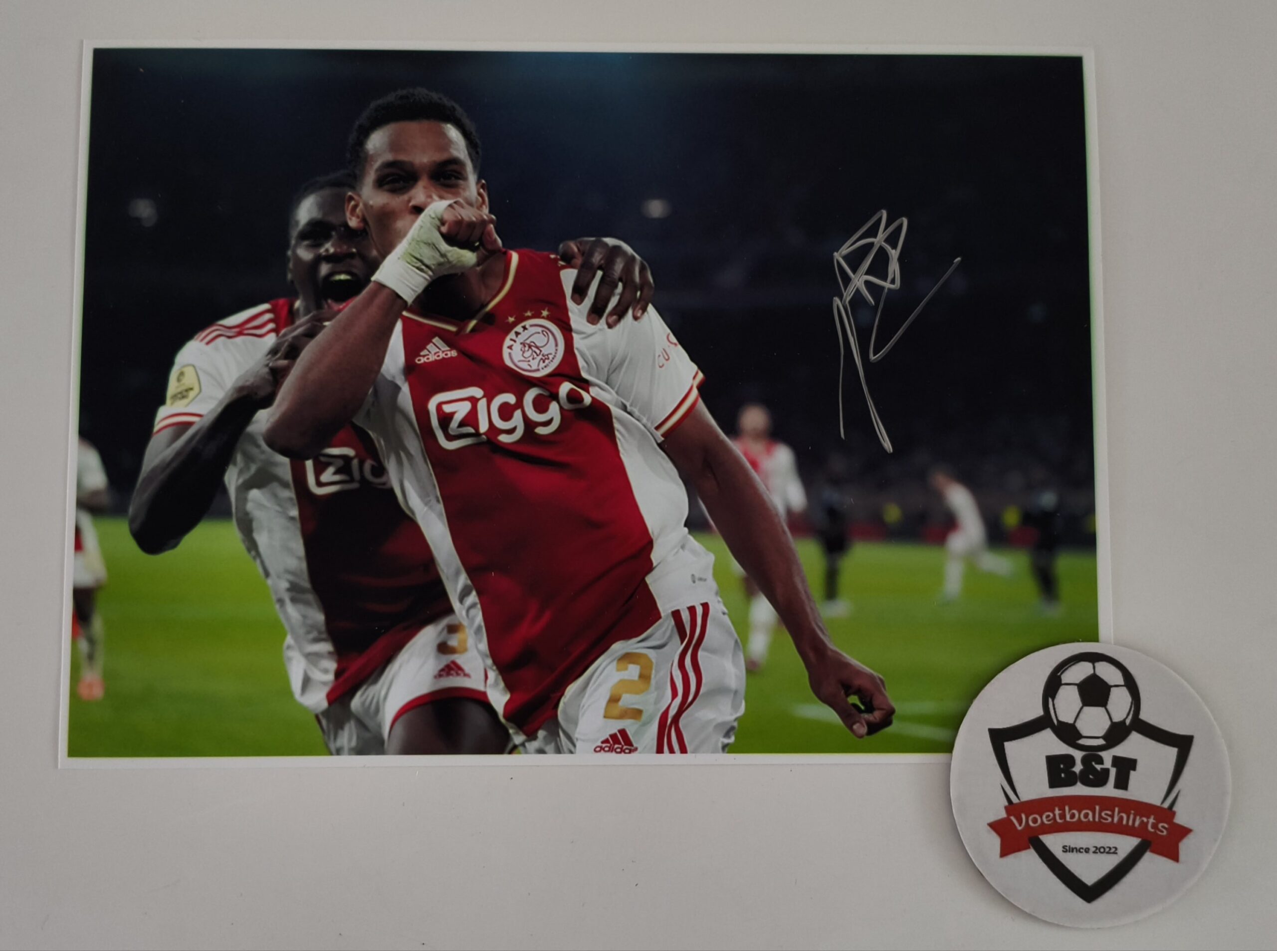 Gesigneerde foto van Jurriën Timber