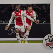 Gesigneerde foto van Calvin Bassey