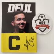 Gesigneerde aanvoerdersband van Mats Deijl