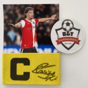 Gesigneerde aanvoerdersband van Valente