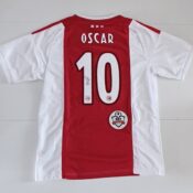 Gesigneerd Ajax-shirt van Oscar Gloukh