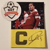 Gesigneerd aanvoerdesband Van Dijk
